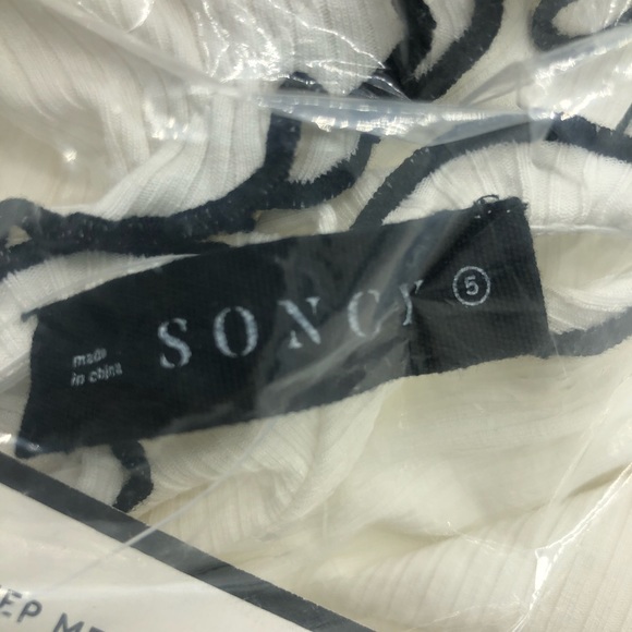 SONCY Ruffle Neckline Sleeve Ribbed Off Shoulder - Picture 8 of 9